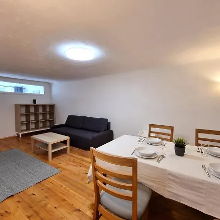 Vagnera Old Town Two Bedroom Appartement *